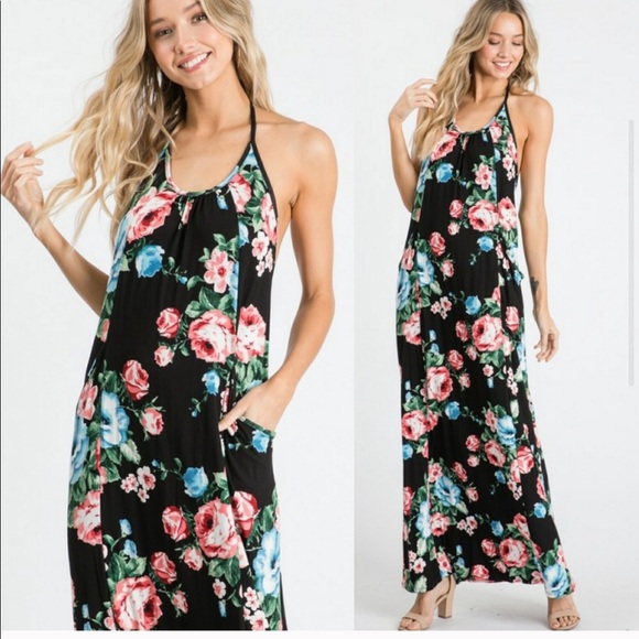 Fashionomics Dresses & Skirts - ✨Last One‼️ NEW Maxi Dress T-strap back with side pockets!